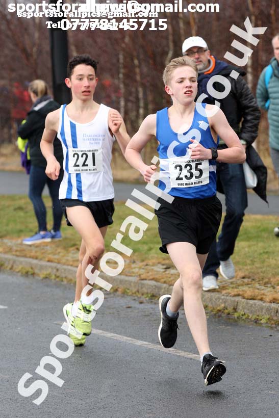 Boys and Girls under-15s Good Friday Elswick Harriers Relay, Newburn, Newcastle. Photo: David T. Hewitson/Sports for All Pics